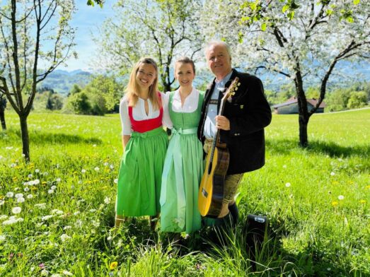 2026-04-25 Pressebild Volksmusikschiff c-Almbach_Dreigsang