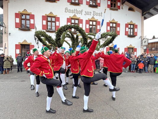Schäffler im Bergsteigerdorf Sachrang_Foto H. Reiter (2)