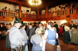 1Stehempfang Feldwies