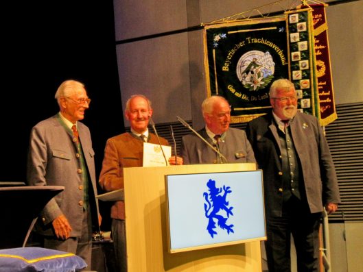 Herzog - Prof. Weiß kl ...