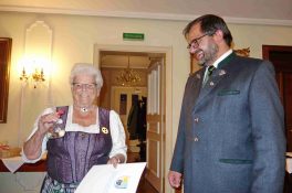 kl-1Ehrung 70 Jahre Enzinger.3JPG