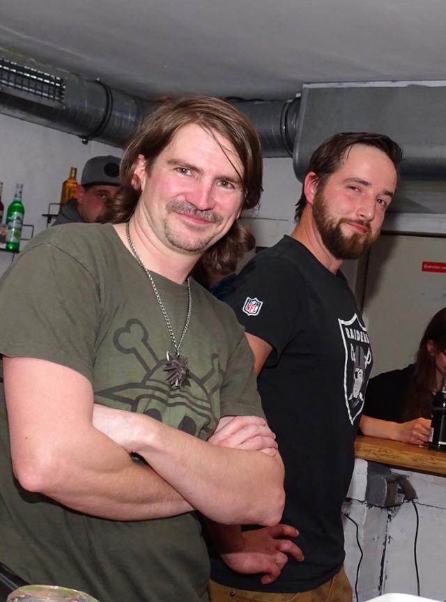 photo5384102184460859153